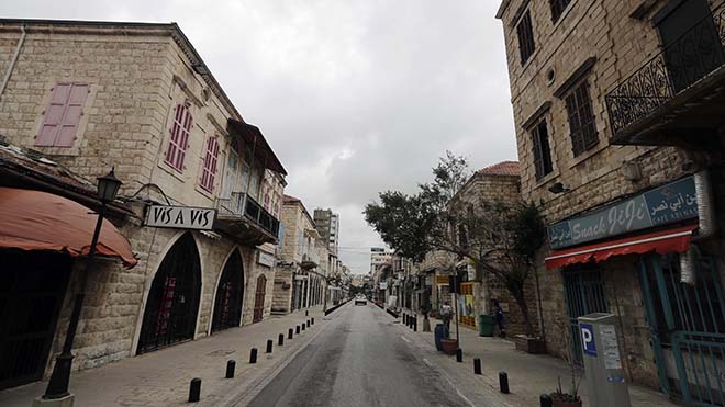 صورة تظهر السوق القديمة المهجورة لمدينة جونية الساحلية اللبنانية صورة تظهر السوق القديمة المهجورة لمدينة جونية الساحلية اللبنانية